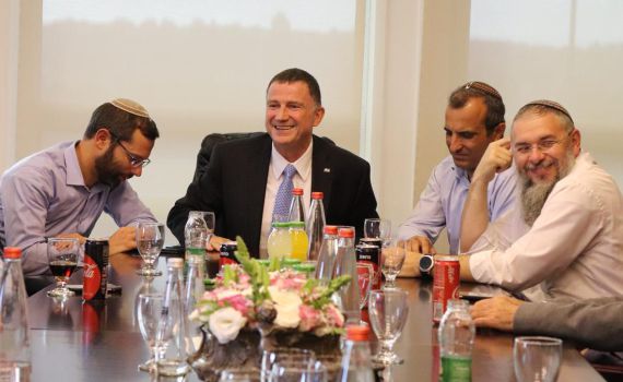 ביו"ש מגיבים: "זמן לנהל שיח, לא לפרוש ממנו"