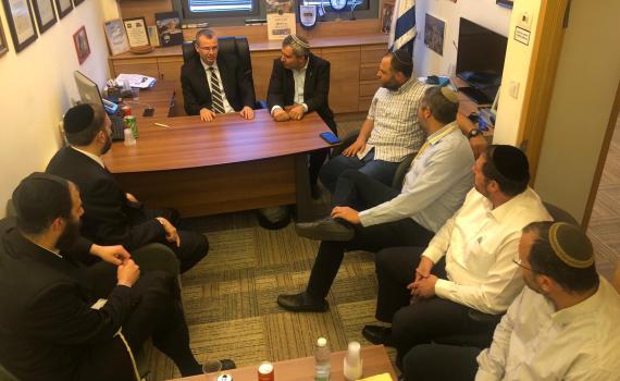 פגישת צוותי הימין: הבהרת הקווים המנחים במו"מ