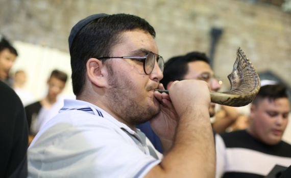 למה ראש השנה לא מגיע אחרי כיפור כשאנו טהורים?