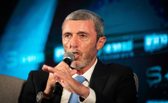 הרב רפי פרץ נגד הפרסום של כחול לבן בעלוני שבת