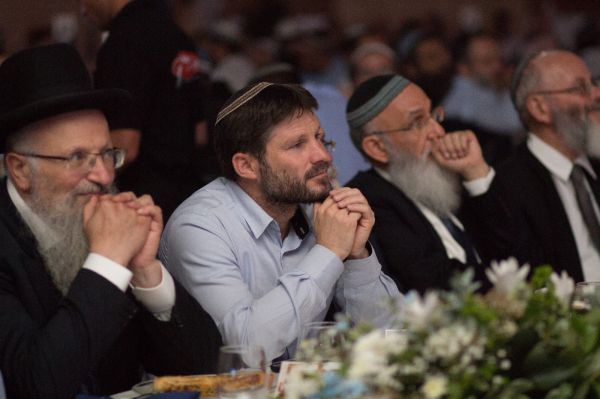 הרב שמואל אליהו: 'עלינו להמשיך לדאוג לאחים שלנו'