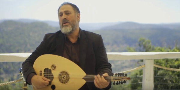 צפו: גולן אזולאי בקאבר מפתיע לפיוט הסליחות