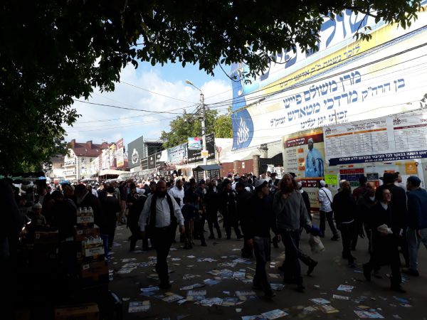 רגע לפני החג: כך נראים רחובות אומן. תיעוד מיוחד