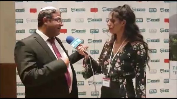 "פספסתם זמר": איתמר בן גביר מציג יכולות מוזיקליות. צפו