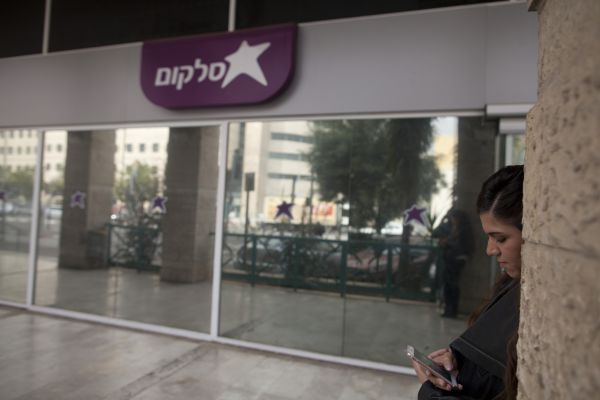 סלקום מתכוונת לפטר כ-1,000 עובדים