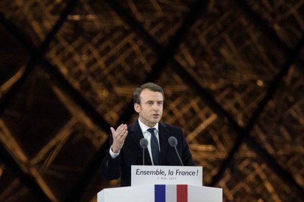 צפו: מקרון מפציר ברוחאני להיפגש עם טראמפ