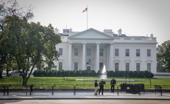 "רוצה להתנקש בטראמפ": חמוש נעצר מחוץ לבית הלבן