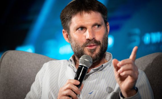 סערה בעקבות החרמת הטלפונים: "חציית קו אדום"