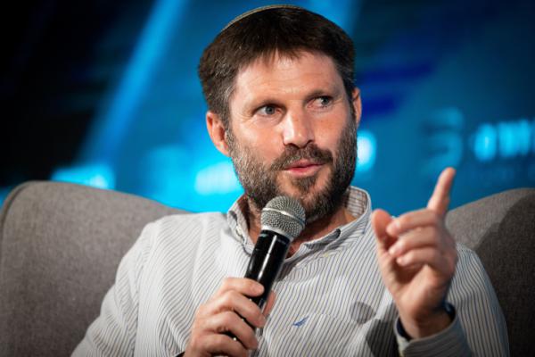 סערה בעקבות החרמת הטלפונים: "חציית קו אדום"