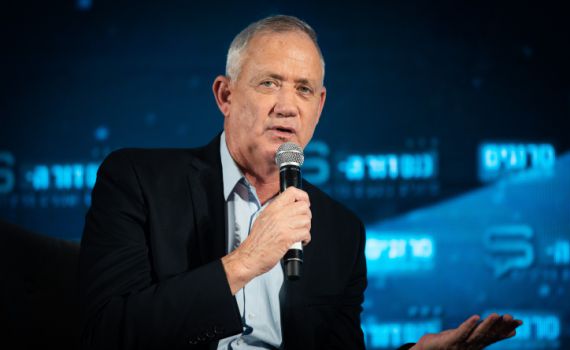 גנץ: נתניהו רצה מלחמה כדי לדחות את הבחירות