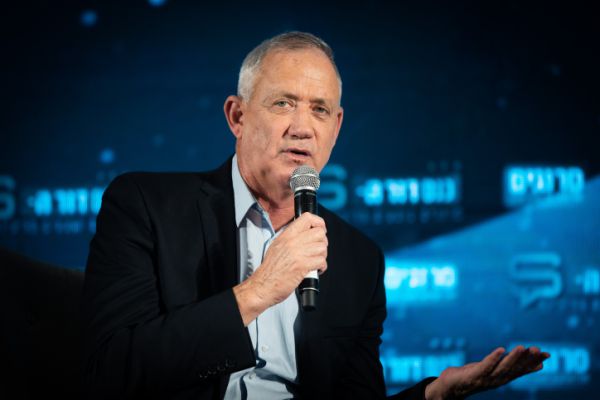 גנץ: נתניהו רצה מלחמה כדי לדחות את הבחירות