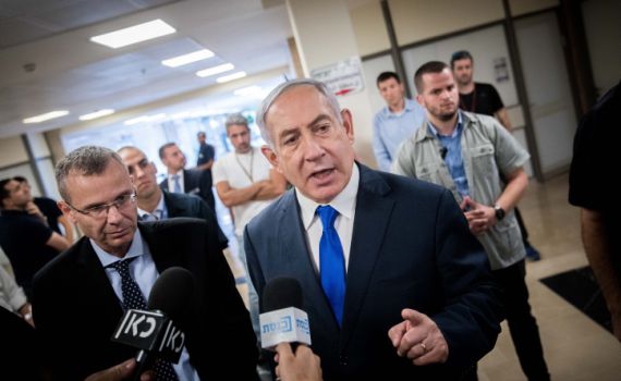 לאחר התלונות: מלצר שחרר את הבוט של נתניהו