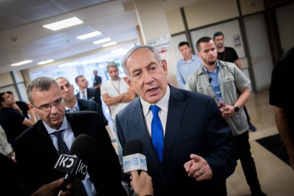 לאחר התלונות: מלצר שחרר את הבוט של נתניהו