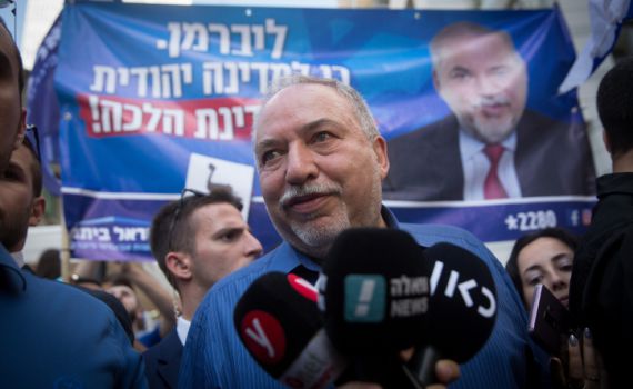 ליברמן מצהיר שיכפה ממשלה ליברלית רחבה