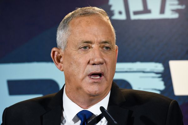 גנץ בעצרת לזכר רבין: "שוב ההסתה מרימה את ראשה"