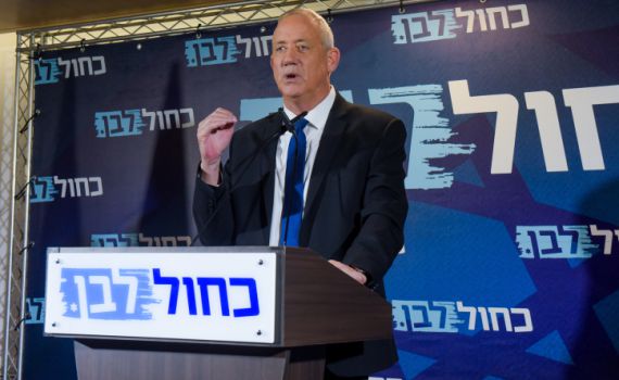 גנץ קרא לנתניהו: "בואו לדבר, בלי ספינים ותנאים"