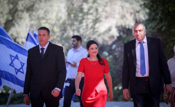 בתום סבב ההתייעצויות: 55 לנתניהו 54 לגנץ