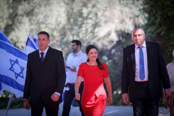 בתום סבב ההתייעצויות: 55 לנתניהו 54 לגנץ