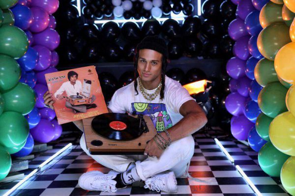 בפאות ובלונים: אסף גורן חוגג יום הולדת בשיר חדש