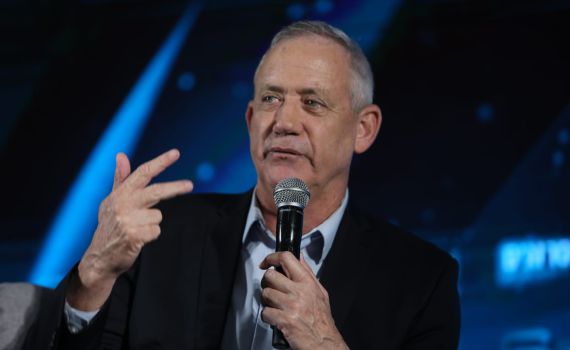 מול קהל קשה וסיבה טובה לוותר, גנץ הוכיח שהוא ראוי