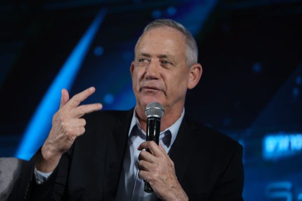 מול קהל קשה וסיבה טובה לוותר, גנץ הוכיח שהוא ראוי