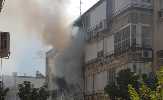 שריפה בנתניה: גבר במצב בינוני נכווה בכל הגוף