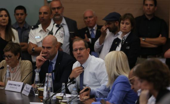 מפלה לליכוד: חוק המצלמות נפל בוועדה