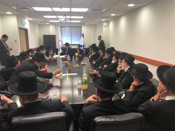 מתוך 14 אבות בתי דין שהתמנו היום – רק 5 סרוגים