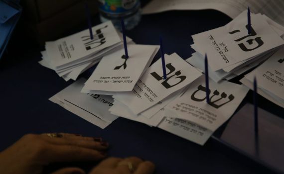 עדכון מספירת קולות החיילים: כחול לבן מתחזקת