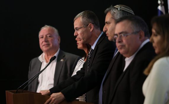 הליכוד נגד גנץ: "מי שרוצה אחדות- שישב עם רה"מ"