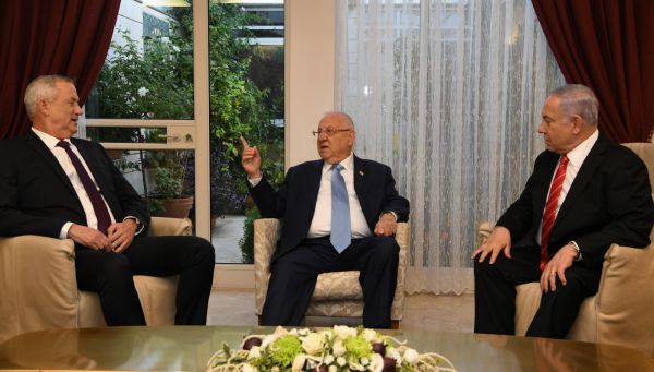 נסיון אחרון: גנץ ונתניהו נפגשים בארבע עיניים