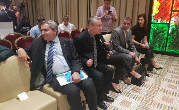 ממשיכים להושיט יד: הליכוד הזמינו את כחול לבן למחר