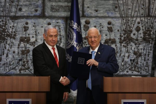 רשמית: ריבלין הטיל את הרכבת הממשלה על נתניהו