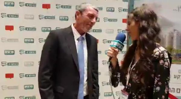 מפתיע: איזה מוזיקה אוהב לשמוע הרב רפי פרץ? צפו