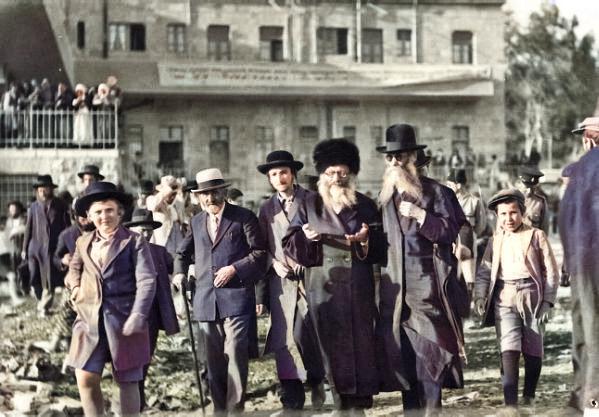 מדהים: החליט להוסיף צבע לתמונות של הרב קוק