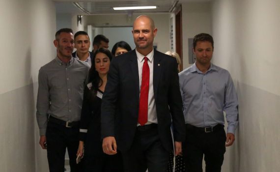 אוחנה יתקפל? | "למברגר מתאים, לא שולל"