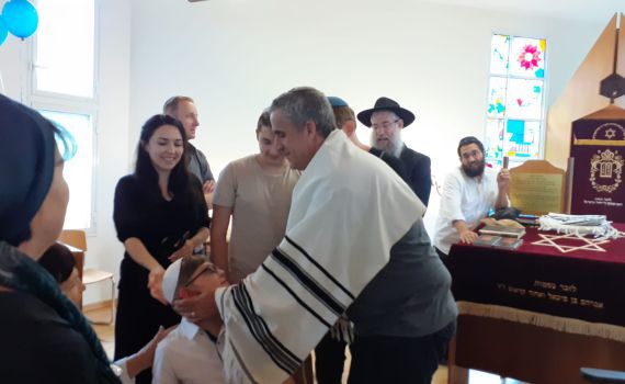 מרגש: בר מצווה לנער הסובל ממוגבלות שכלית