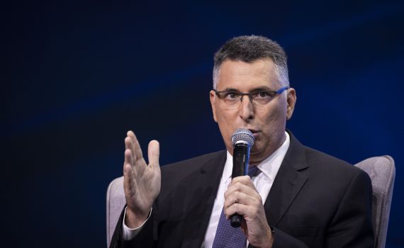 סער לוחץ על אשכנזי: לקבוע דיון להנגשת מערת המכפלה