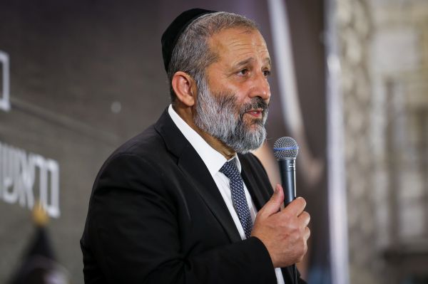 דרעי: "גנץ לא יקבל הצעה יותר טובה משקיבל מנתניהו"