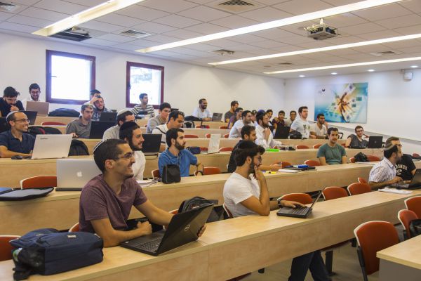 5,000 סטודנטים פתחו שנה במרכז האקדמי לב