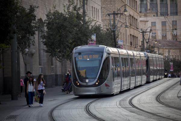 "מסכן חיי אדם": הרכבת הקלה בירושלים תושבת לשלושה חודשים?