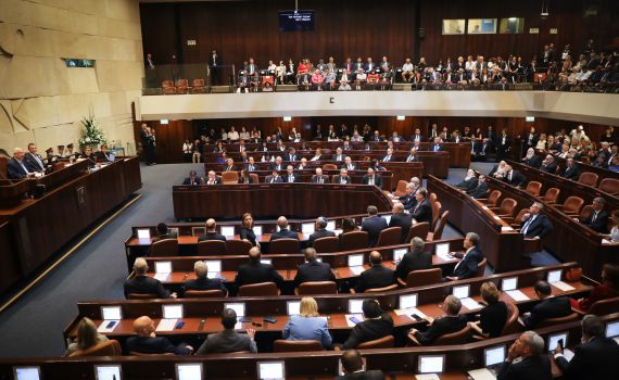 פארסה: תאריך הפיזור האוטומטי "הוקדם ביום"