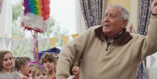 צפו: כשגן ילדים ודיור מוגן התחברו| 80 וארבע- פרק 2