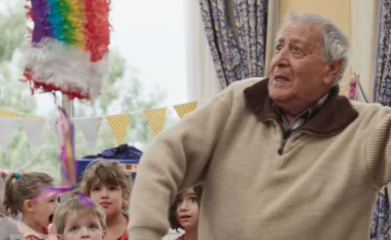 צפו: כשגן ילדים ודיור מוגן התחברו| 80 וארבע- פרק 2