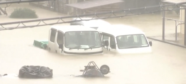 סופת ענק ביפן: אדם נהרג, מעל 30 נפצעו בטייפון