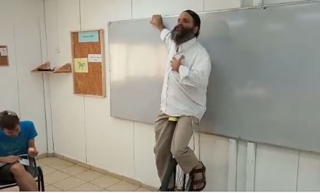 צפו: כזה שיעור באזרחות עוד לא ראיתם