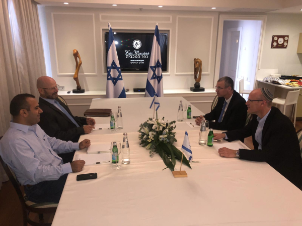 "אווירה טובה": הסתיימה פגישת הליכוד וכחול לבן