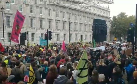 פעילי "מרד ההכחדה" בהפגנות נרחבות באירופה