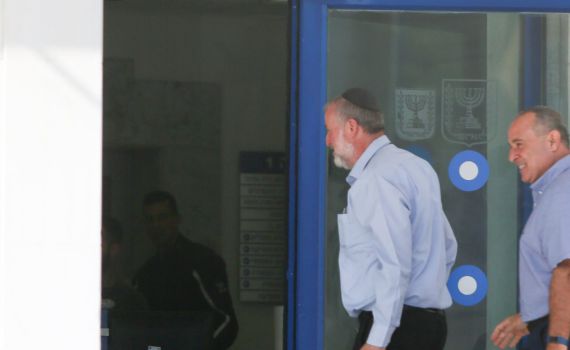 היום השלישי לשימוע| "לא יהיה מנוס מסגירת התיקים"