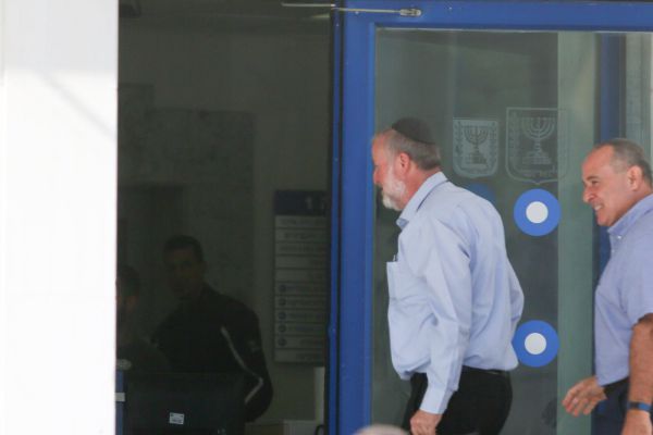 היום השלישי לשימוע| "לא יהיה מנוס מסגירת התיקים"